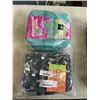 Image 2 : 4 BENTOLOGY LUNCH BAGS 2 ARE KITS WITH CONTAINERS AND ICE PACKS ETC