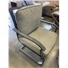 Image 3 : 5PC PATIO SET - 4 CHAIRS AND GLASS TOP TABLE