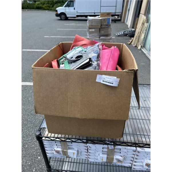 BOX OF ASSORTED CONSUMER GOODS INCLUDING BUXTON BAG