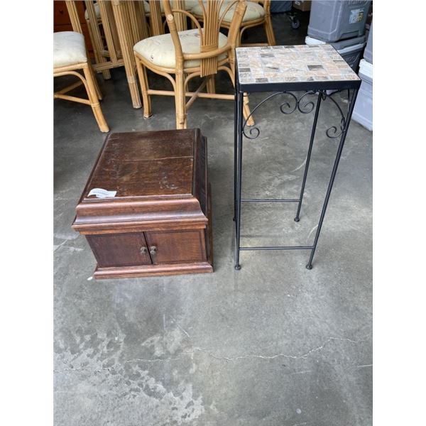 ANTIQUE OAK GRAMOPHONE CASE AND TILE TOP TABLE