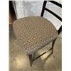 Image 5 : GLASS TOP ROUND PUB HEIGHT DINING TABLE AND 4 STOOLS