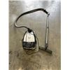 Image 1 : MIELE S528 VACUUM