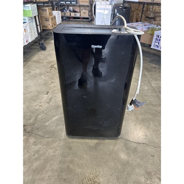 DANBY 14,000 BTU PORTABLE AIR CONDITIONER, WORKING NO ACCESSORIES
