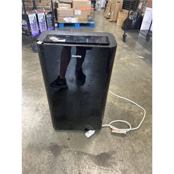 DANBY 8600 BTU PORTABLE AIR CONDITIONER, UNIT ONLY, CRACK IN PLASTIC, WORKING