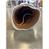 Image 4 : LARGE OVAL AREA CARPET
