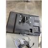 Image 3 : TOSHIBA 24" TV WITH REMOTE. WORKING.
