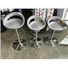 Image 2 : 3 GREY BARSTOOLS AND A IKEA END TABLE