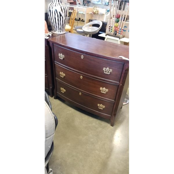 MAHOGANY 3 DRAWER DRESSER