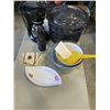 Image 1 : CANNING POT, COFFEE POT, MIXING BOWLS, EC