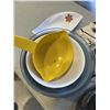 Image 4 : CANNING POT, COFFEE POT, MIXING BOWLS, EC
