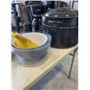 Image 5 : CANNING POT, COFFEE POT, MIXING BOWLS, EC