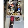 Image 1 : TRAY OF VINTAGE COLLECTIBLES