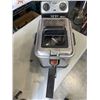 Image 3 : CUISINART TOASTER OVEN AND TFAL DEEP FRYER