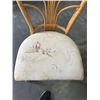 Image 4 : ROUND GLASS TOP RATTAN DINING TABLE WITH 5 CHAIRS, 60 INCH DIAMETER