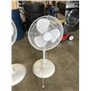 Image 4 : 2 WHITE FLOOR FANS