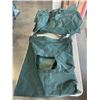 Image 1 : 3 FEED BAGS -  CORNER TRAILER BAGS