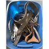 Image 1 : LARGE TOTE OF HORSE ACCESSORIES