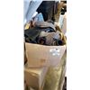 Image 1 : LARGE BOX OF HORSE ACCESSORIES