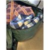 Image 4 : 3 HAY BALE BAGS AND LARGE LOT OF HORSE BLANKETS