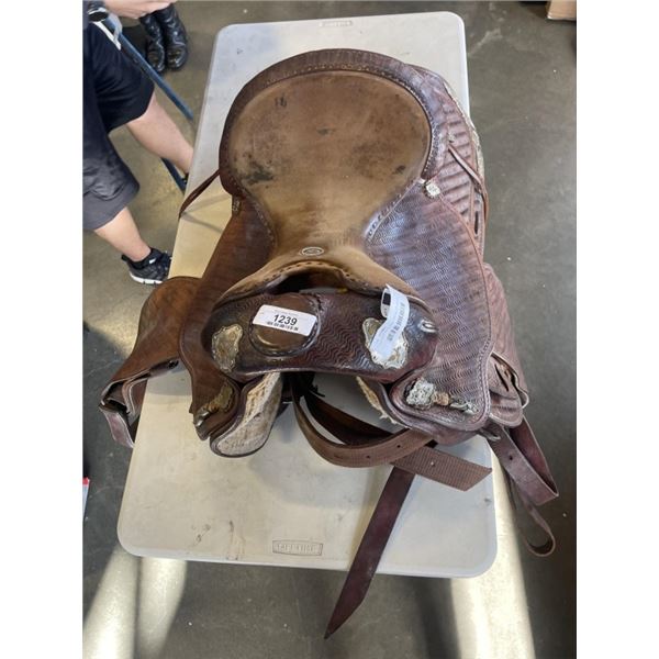 LEATHER HAND CRAFTER SILVER ROYAL HORSE SADDLE