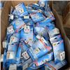 Image 1 : BOX OF 100 NEW ELECTRIC WALL TRAVEL ADAPTERS