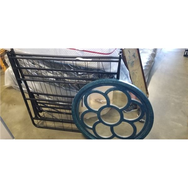 FOLDABLE PLATFORM COT, AND DECORATIVE MIRROR