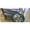 Image 1 : FOLDABLE PLATFORM COT, AND DECORATIVE MIRROR