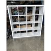 Image 1 : LARGE WHITE CUBICLE SHELF