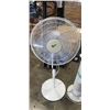 Image 2 : 2 FLOOR FANS