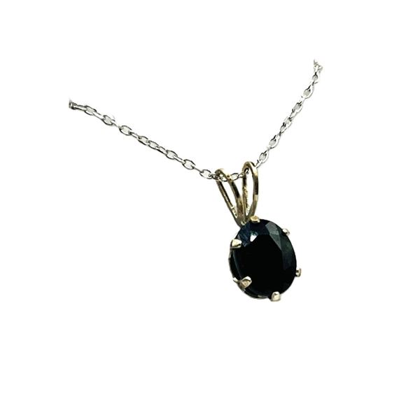 STERLING SILVER NATURAL BLACK ONYX (1.67CT) PENDANT WITH STERLING SILVER CHAIN, RETAIL $350.00.