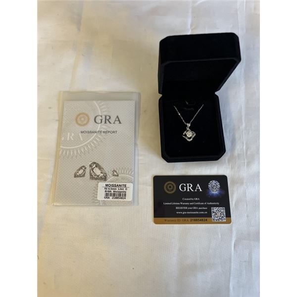 NEW S925 1.0CT MOISSANITE STONE ATOMIC NECKLACE, CHAIN 16-18" LONG, MOUNTED IN 925 STERLING SILVER W