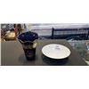 Image 1 : PORCELAINE 22K GOLD RIMMED VASE AND CENTENNIAL CHINA "CHARCOAL" BOWL