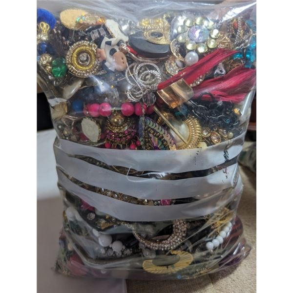 LARGE BAG OF MISC JEWELRY, PIECES AND PARTS