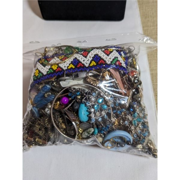 BAG OF MISC JEWELRY, PIECES AND PARTS
