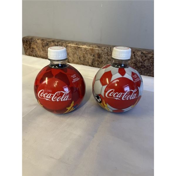 2 FIFA WORLD CUP SOUTH AFRICA 2010 FULL COCA COLA SOCCER BALL BOTTLES