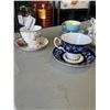 Image 3 : 5 VINTAGE CUPS AND SAUCERS - ROYAL ALBERT AND 1 AYNSLEY