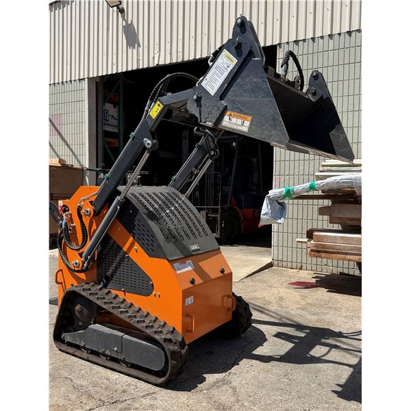 Landhero LDH-T460 Mini Skid Steer Loader, 6.3 Hours! w/ Attachments (Starts & Runs See Video)