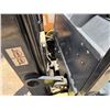 Image 38 : Clark C18L Propane Forklift  (Starts & Runs - See Video)