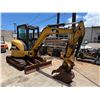 Image 4 : Caterpillar CAT 303.5C Mini Excavator  (Starts & Runs - See Video)