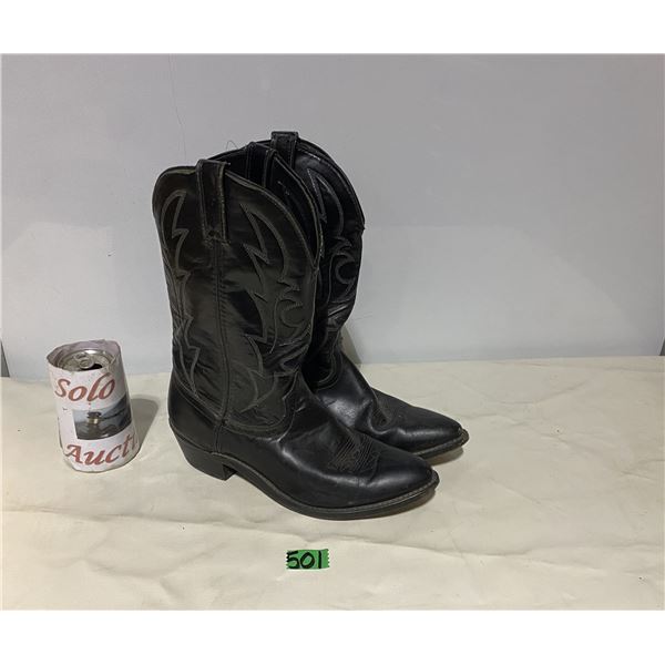 Cowboy boots by Laredo Mens size 10EE