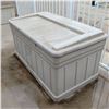 Image 4 : Suncast Plastic Outdoor Storage Box