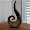 Image 5 : Decorative Ceramic Vase, Spiral Sculpture & Faux House Plant in Metal Urn 17" Tall
