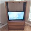 Image 11 : Samsung 32-Inch LED TV with Teak Venier Cabinet