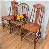 Image 1 : 3 Antique Spindle Chairs