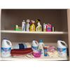 Image 3 : Cleaning Supplies and Linens Lot