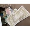 Image 5 : Cleaning Supplies and Linens Lot