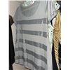 Image 13 : Medium Tops, Long and Short Sleeves