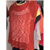 Image 4 : Medium Tops, Long and Short Sleeves