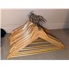 Image 3 : Velvet and Wooden Hangers Multiple