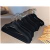Image 4 : Velvet and Wooden Hangers Multiple
